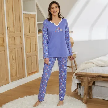 Dámské pyžamo Pyžamo s kalhotami a potiskem květin levandulová 34/36