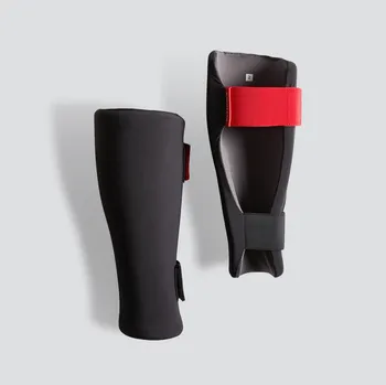 Chránič holeně pro bojový sport OUTSHOCK Boxerský chránič holeně 100 Ergo pro dospělé S KAŠTANOVÁ|ČERNÁ|ČERVENÁ|ŠEDÁ