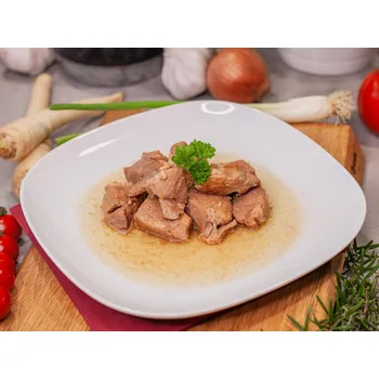 Konzervované maso DOVAST Vepřové kostky Velikost: 2-3 porcové (435g)