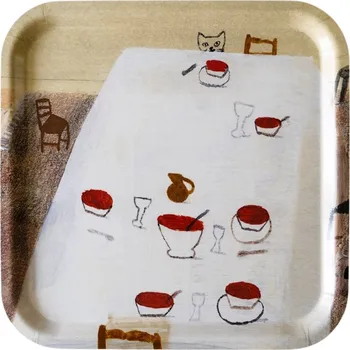 Fine Little Day Servírovací tác Kitten with Soup 32 × 32 cm
