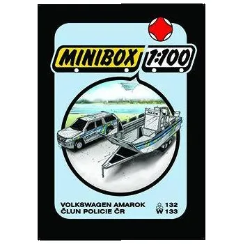 Plastikový model Volkswagen Amarok + Člun policie ČR