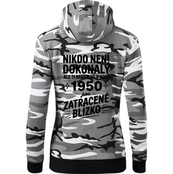 Dámská mikina Nikdo není dokonalý ale ti narození v roce 1950 jsou zatraceně blízko - Dámská mikina trendy zipper s kapucí - XS ( Šedý maskáč )