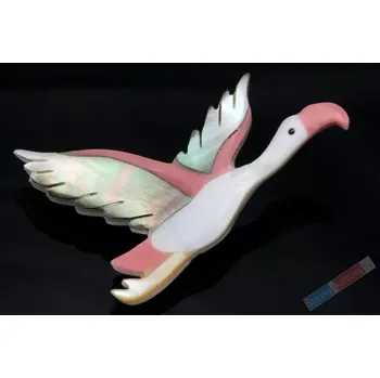 Brož Brož z mléčné a tmavé perleti ve tvaru plameňáka, cca 54 x 36 mm (BP1028P)