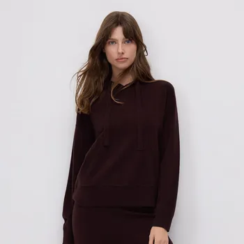 Dámský svetr Reserved - Vlněný svetr s kapucí - tmavě hnědá - ZN523-89X - ZN523-89X-L