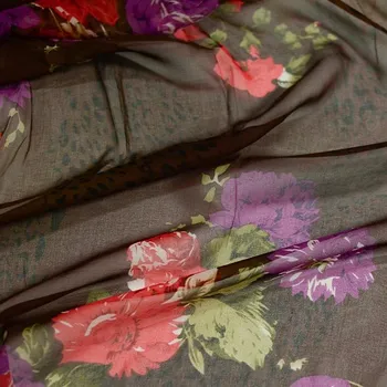 Hedvábný šifon hnědý, barevné květy, š.135