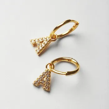 Náušnice Gold Letter náušnice 1ks Písmeno: P