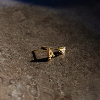 Náušnice Letter Stud náušnice Písmeno: T