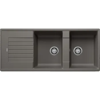 Vodovodní baterie Tento moderní dřez s dvojitou mísou má čistý, rovný design s úzkým okrajem, který zdůrazňuje jeho vnější obrys, a charakteristickou odtokovou lištu, která opticky zvětšuje odkapávač. Nabízí prostornou plochu pro kuchyňské práce a jeho klasické uspořádání