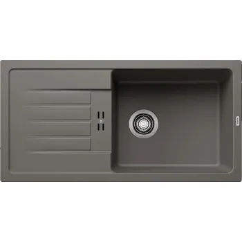 Kuchyňský dřez Tento dřez se pyšní nadčasovým funkčním designem, který se vyznačuje jasnou linearitou, velkou mísou a odkapávačem s bezproblémově integrovaným přepadem a těsnými poloměry mísy pro maximalizaci objemu náplně. Navzdory svým velkorysým rozměrům zabírá skrom