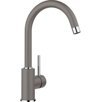 Vodovodní baterie Tato baterie se může pochlubit jemně zaoblenou výtokovou trubicí na štíhlém těle, která je ideální pro snadné plnění vysokých hrnců a váz. Má zvětšený pracovní rádius s výtokem otočným o 360°, což zvyšuje flexibilitu a dosah při kuchyňských pracích.