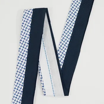 Galanterie Pasový límec tmavě modý, bílá s kytičkami, šíře 6 cm