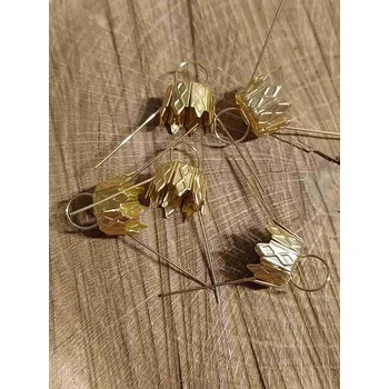 umělá květina Očka na baňky větší / záponky s kaplíkem barva zlatá
