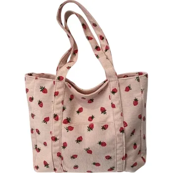 Plátěná dámská taška přes rameno s jahodovým vzorem Prostorná módní taška z manšestru Elegantní kabelka na nákupy i na pláž růžová