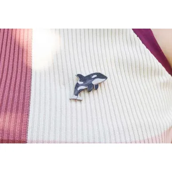 Šperk BeWooden Dřevěná brož - Kosatka