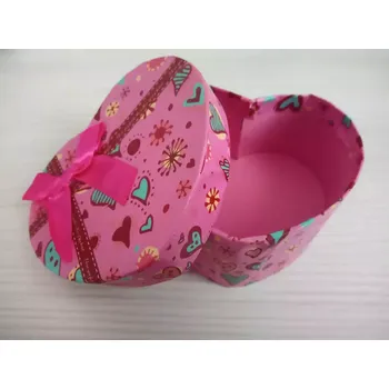 Dárková krabička Vyrobeno v Číně Dárková krabička ve tvaru srdce Růžová s drobnými motivy