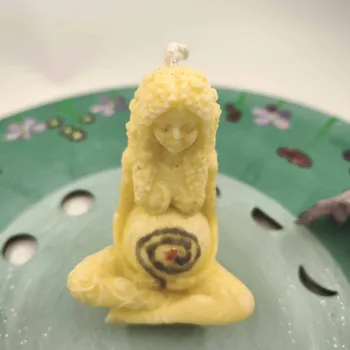 Svíčka Přírodní rituální svíce Gaia - bohyně Zěmě - žlutá