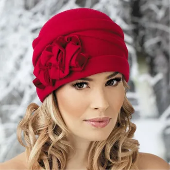 Čepice KRUMLOVANKA Dámská červená vlněná čepice W-0539/001