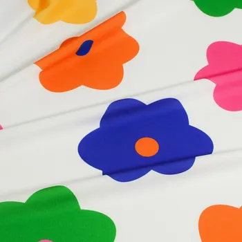 Šatovka N6853 bílá, velké barevné květy, š.145