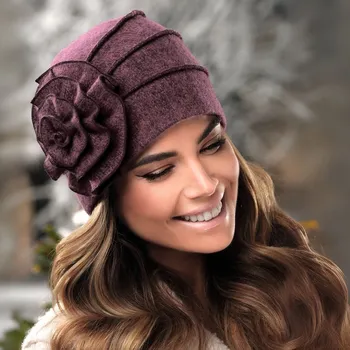 Čepice KRUMLOVANKA Dámská vlněná čepice s květem W-0615/506M starorůžový melange 506M