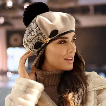 Čepice KRUMLOVANKA Dámský baret s bambulí W-0090/284 béžový