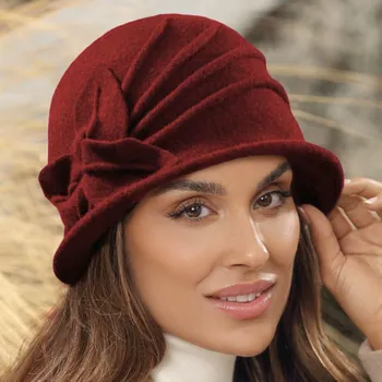 Čepice KRUMLOVANKA Dámský zimní klobouk s květem W-0639/144 vínový