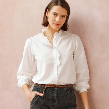 Dámská halenka Jednobarevná halenka s volánkem režná 46