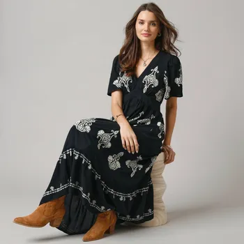 Dámské šaty Dlouhé šaty s boho potiskem černá/béžová 40