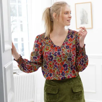 Dámská halenka Halenka se žabičkováním a potiskem květin nám. modrá/paprika 36