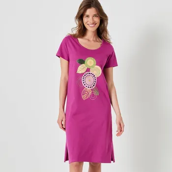 Dámské noční prádlo Krátká noční košile s krátkými rukávy a potiskem rozet purpurová 54