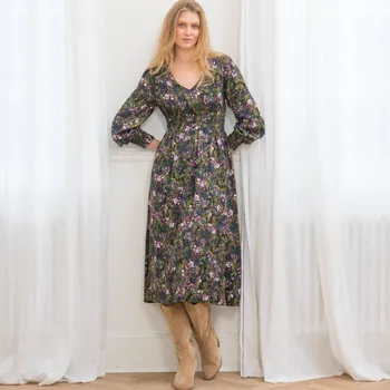 Dámské šaty Splývavé midi šaty z viskózy s potiskem khaki/purpurová 38