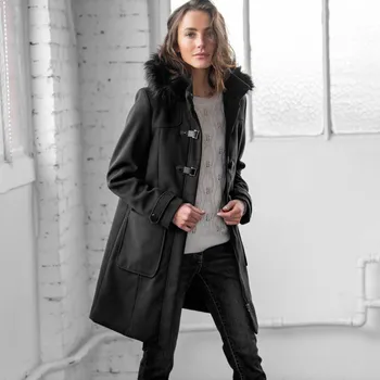 Dámský kabát Jednobarevný kabát duffle-coat s kapucí, na zip černá 42