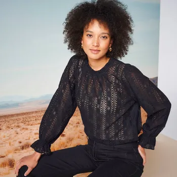 Dámská halenka Jednobarevná krajková halenka se stojáčkem černá 44