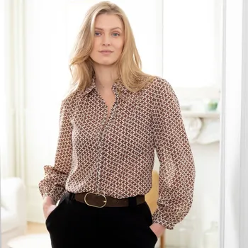 Dámská halenka Šifonová halenka s minimalistickým potiskem béžová/karamelová 40