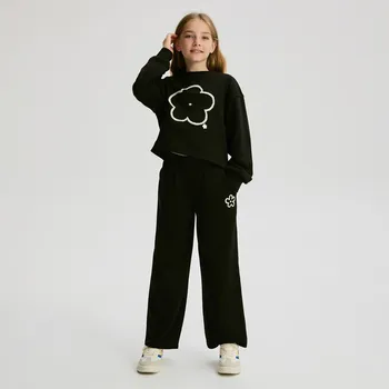 Dívčí mikina Reserved - Tepláková souprava s výšivkou - černý - 981FF-99X - 981FF-99X-164