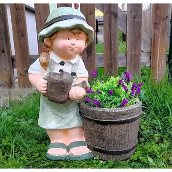 Zahradní dekorace Obal na květináč holka s vědrem