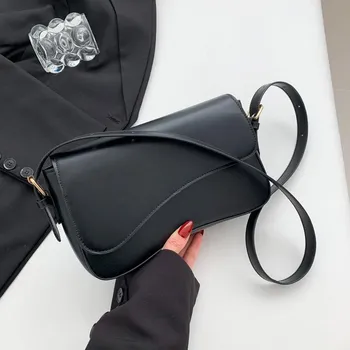 Kabelka Retro crossbody kabelka z umělé kůže, černá