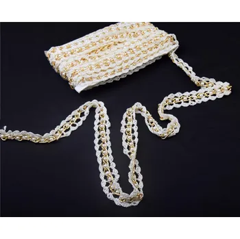 Svatební dekorace Ozdobná smetanová stuha se zlatým řetízkem PL051