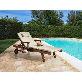Zahradní lehátko Zahradní lehátko akáciové dřevo taupe polštář nastavitelné opěradlo zabudovaná kolečka venkovský rustikální styl zahrada Beliani