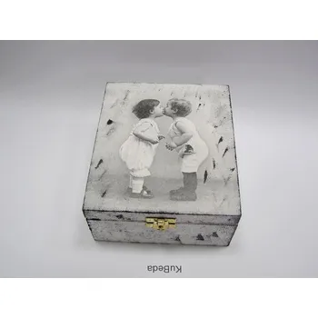 Dárková krabička Dřevěná krabička - 4 přihrádky - První pusa