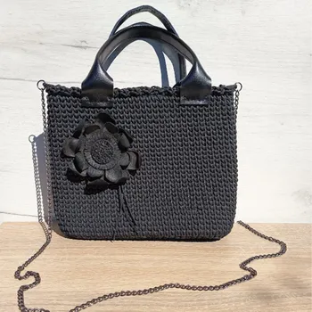 Kabelka Marcela Fantová Černá háčkovaná kabelka s koženými uchy a květinou Černá