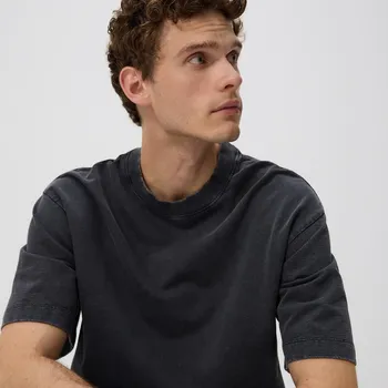 Pánské tričko Reserved - Tričko boxy se sepraným efektem - černý - 459EX-99X - 459EX-99X-M