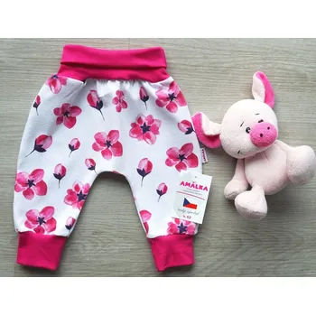 AMÁLKA Elastické rostoucí kalhoty jersey, malinové květy Velikost: 86
