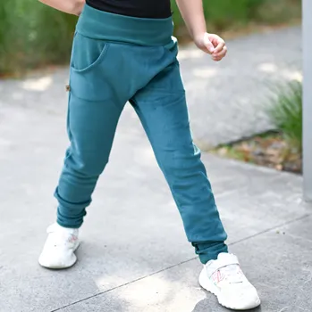 Kojenecké oblečení tmavě zelené rostoucí manšestrové tepláčky