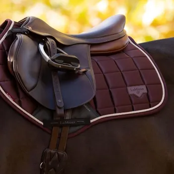 Podsedlová dečka LeMieux Loire zima 2025 Damson VS