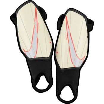 Tkaničky do bot Fotbalové chrániče Nike Charge Jr SP2165-113 M (130-140 cm)
