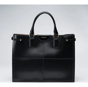 Kabelka Kabelka GUESS ISA MEDIUM TOTE HWSTLAL3365-BLA – Černá