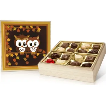 Bonboniéra Selllot, s.r.o., K Hájům 34, 155 00 Praha 5 - Vyrobeno v Belgii Sovičky - belgické pralinky v dřevěné dóze 400 g