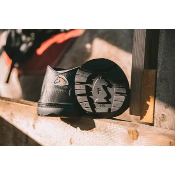 Kosmetika pro koně Boty pro koně SAWER Basic na zadní kopyta