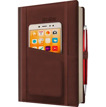 Diář KNIŽNÍ KALENDÁŘ A5 DENNÍ 2026 KAPSA GUMIČKA PROPISKA HNĚDÝ