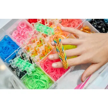 kreativní sada SADA XXL GUMIČEK NA VÝROBU NÁRAMKŮ DIY 4400 KUSŮ PRO DÍVKY